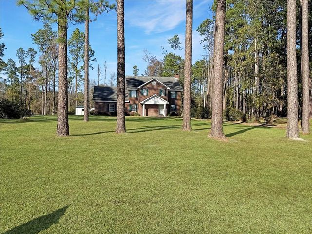 203 COUNTRY CLUB Lane, Leesville, LA 71446