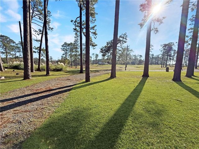 203 COUNTRY CLUB Lane, Leesville, LA 71446