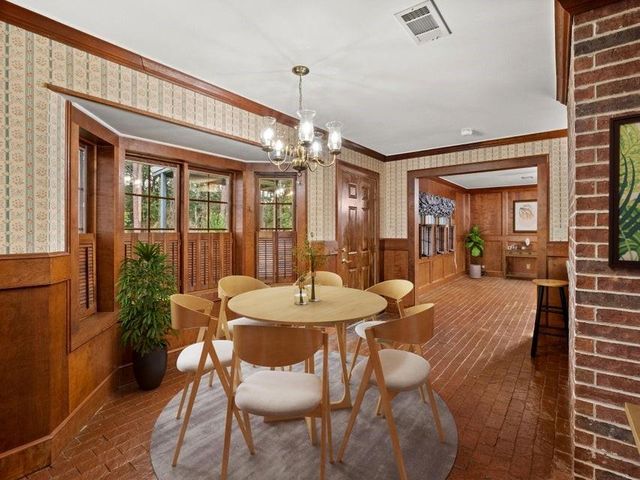 203 COUNTRY CLUB Lane, Leesville, LA 71446