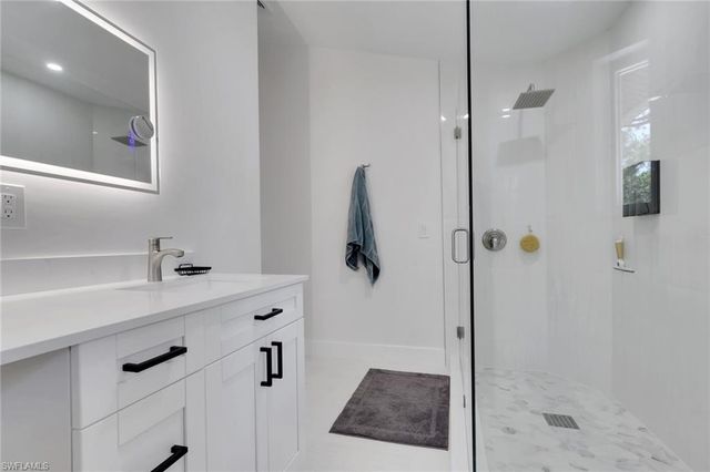 880 18th ST NE, Naples, FL 34120