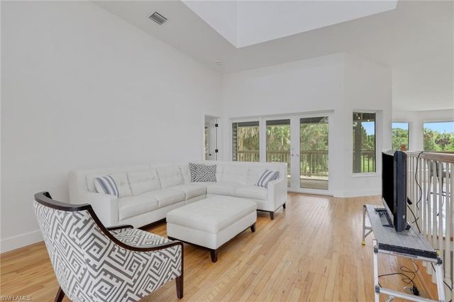 880 18th ST NE, Naples, FL 34120