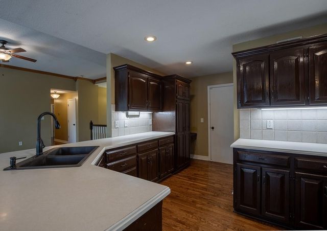 19507 E Woodsbury Road, Independence, MO 64058