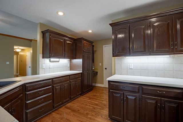 19507 E Woodsbury Road, Independence, MO 64058