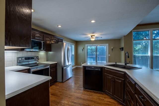 19507 E Woodsbury Road, Independence, MO 64058