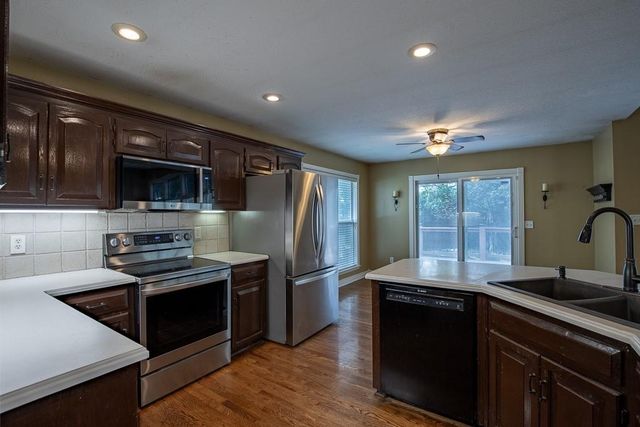 19507 E Woodsbury Road, Independence, MO 64058