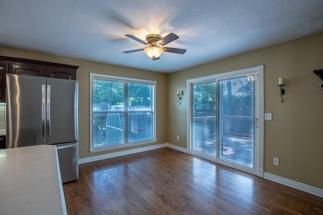 19507 E Woodsbury Road, Independence, MO 64058