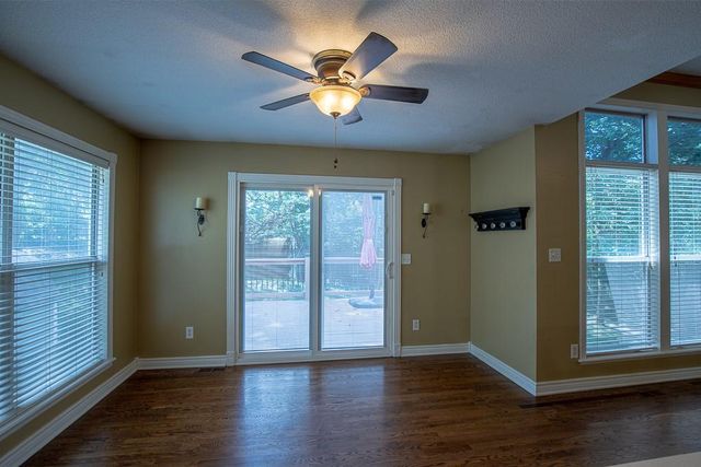 19507 E Woodsbury Road, Independence, MO 64058