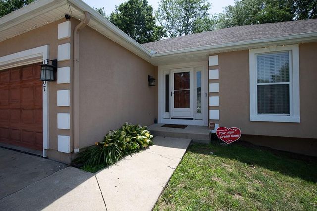 19507 E Woodsbury Road, Independence, MO 64058