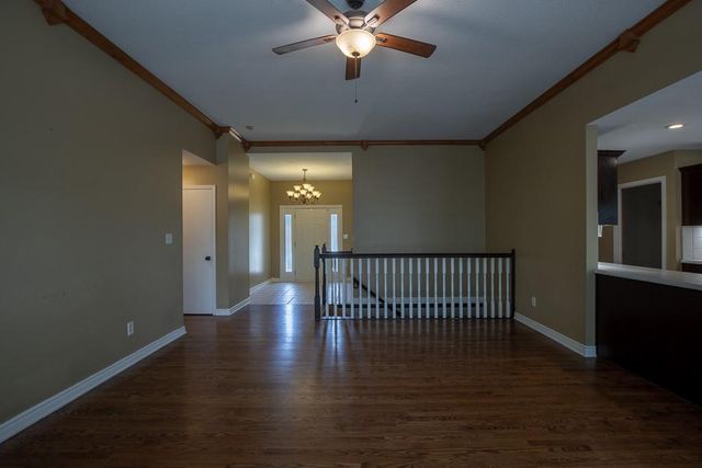 19507 E Woodsbury Road, Independence, MO 64058