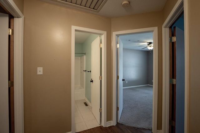 19507 E Woodsbury Road, Independence, MO 64058