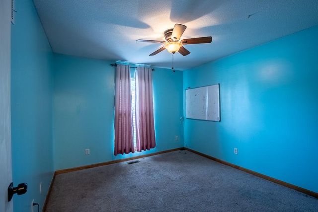 19507 E Woodsbury Road, Independence, MO 64058