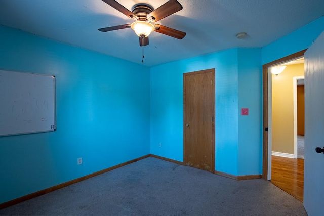 19507 E Woodsbury Road, Independence, MO 64058