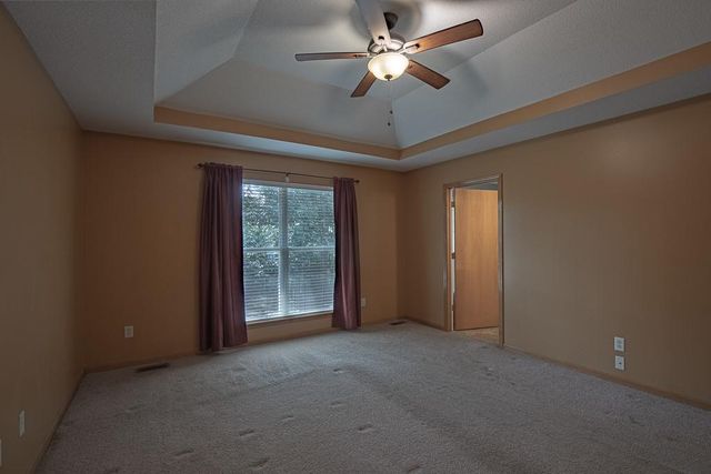 19507 E Woodsbury Road, Independence, MO 64058