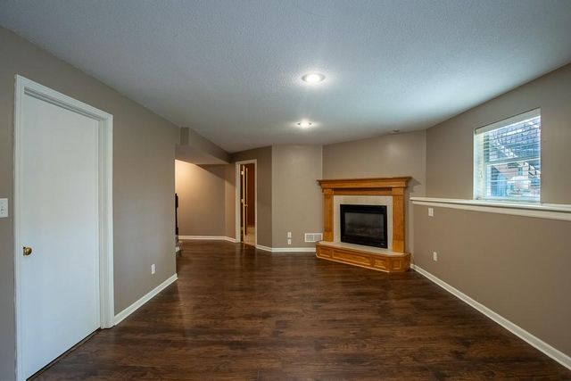 19507 E Woodsbury Road, Independence, MO 64058