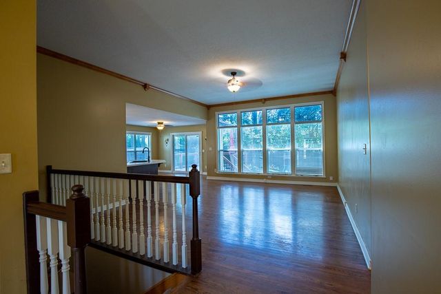 19507 E Woodsbury Road, Independence, MO 64058