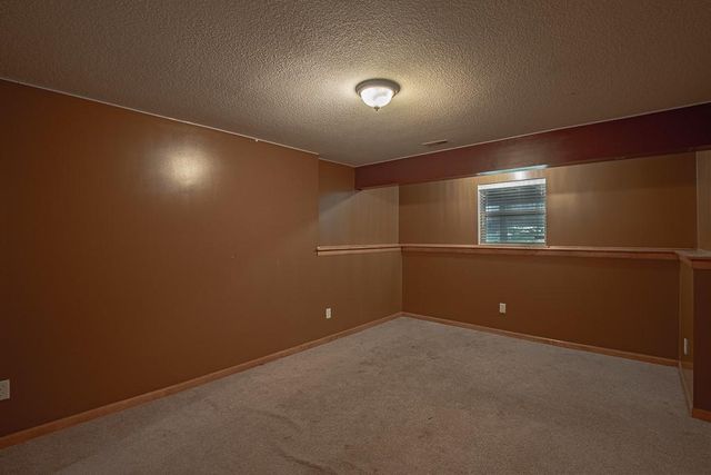19507 E Woodsbury Road, Independence, MO 64058