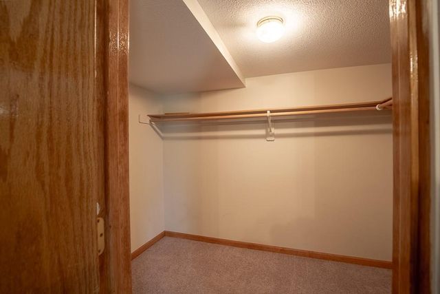 19507 E Woodsbury Road, Independence, MO 64058