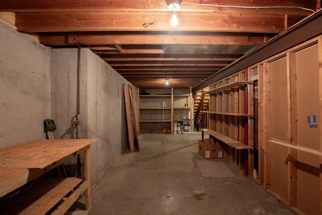 19507 E Woodsbury Road, Independence, MO 64058