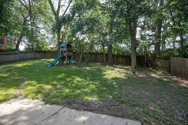 19507 E Woodsbury Road, Independence, MO 64058