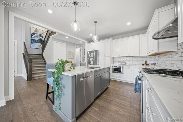 3898 Albatross Court, Rochester Hills, MI 48309