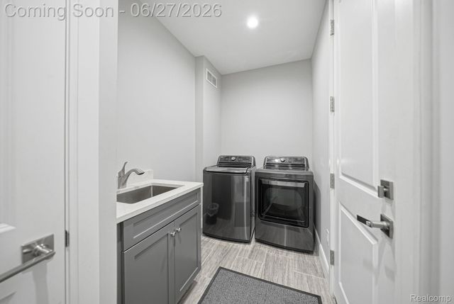 3898 Albatross Court, Rochester Hills, MI 48309