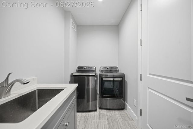 3898 Albatross Court, Rochester Hills, MI 48309