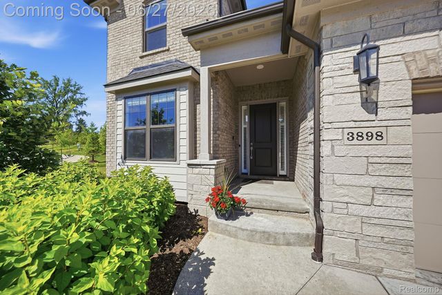 3898 Albatross Court, Rochester Hills, MI 48309