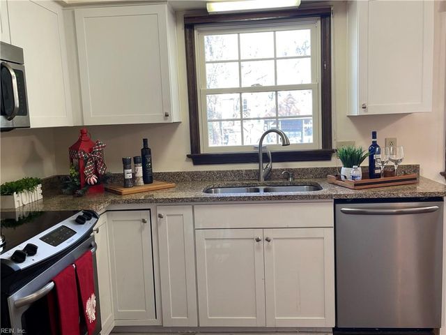 3152 Monet DR, Virginia Beach, VA 23453