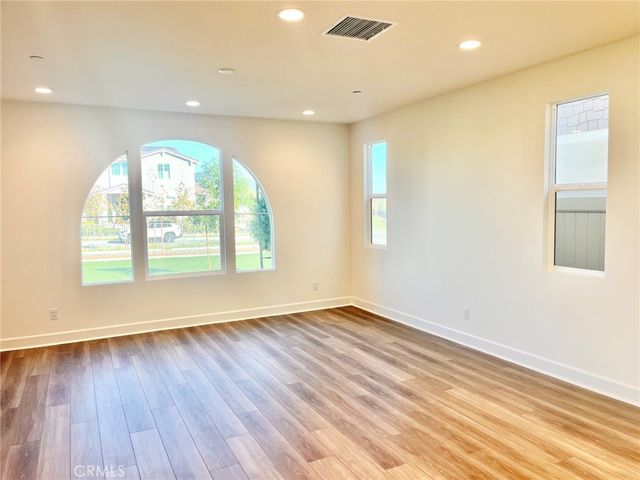 373 S Nevada Avenue, Ventura, CA 93004