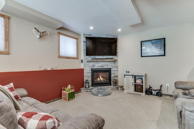 318 Gaarder ROAD E, Holmen, WI 54636