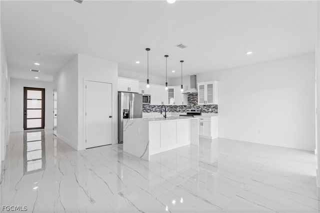 7071 Tide CIR, Labelle, FL 33935