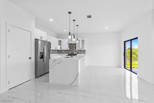 7071 Tide CIR, Labelle, FL 33935