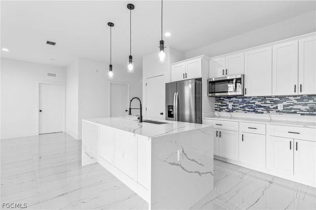 7071 Tide CIR, Labelle, FL 33935