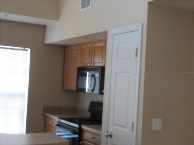 5601 ROSEHILL ROAD 203, Sarasota, FL 34233