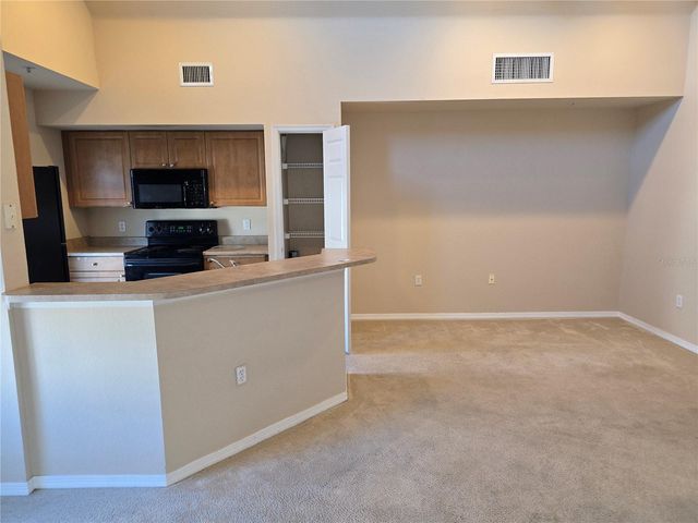 5601 ROSEHILL ROAD 203, Sarasota, FL 34233