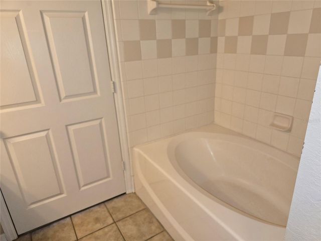 5601 ROSEHILL ROAD 203, Sarasota, FL 34233