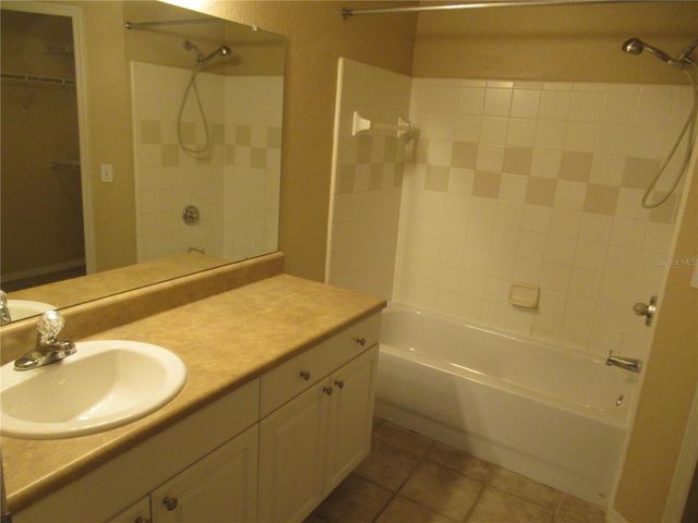 5601 ROSEHILL ROAD 203, Sarasota, FL 34233