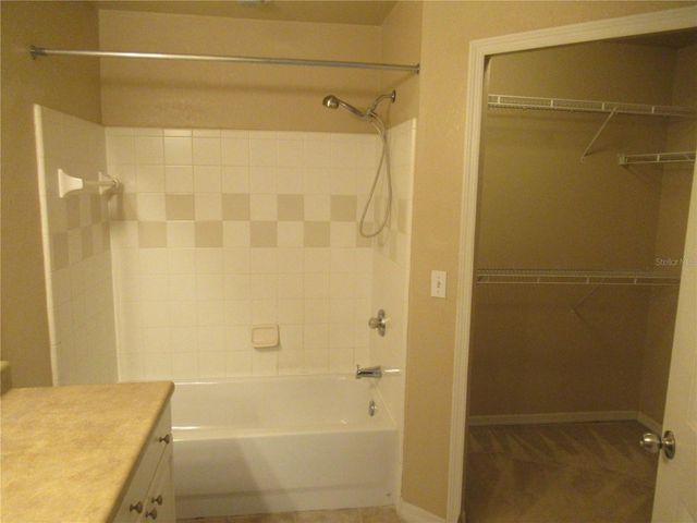 5601 ROSEHILL ROAD 203, Sarasota, FL 34233