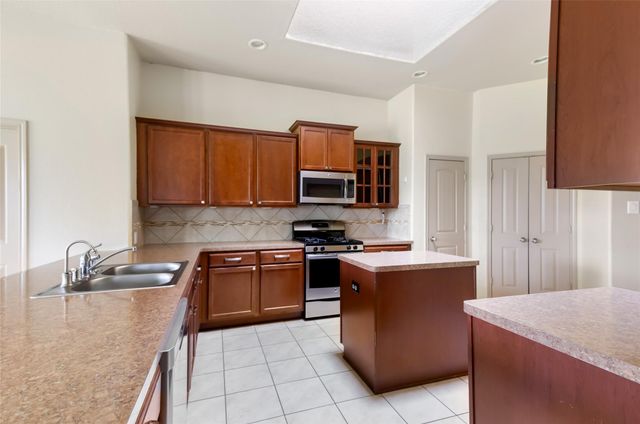 2207 Antler Trails Drive, Crosby, TX 77532