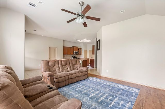 2207 Antler Trails Drive, Crosby, TX 77532