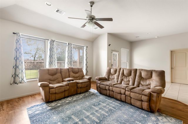 2207 Antler Trails Drive, Crosby, TX 77532