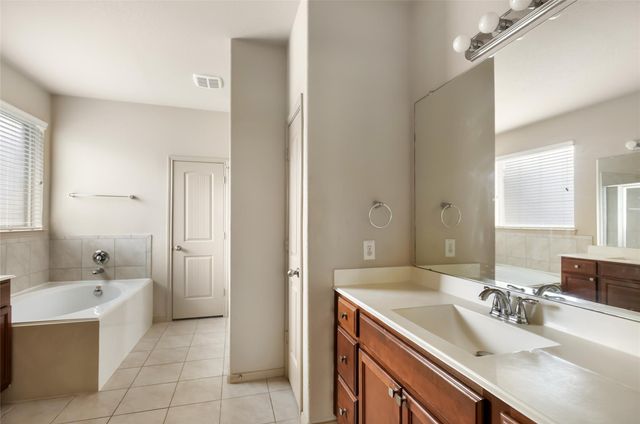 2207 Antler Trails Drive, Crosby, TX 77532