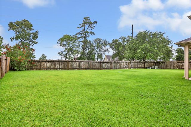 2207 Antler Trails Drive, Crosby, TX 77532