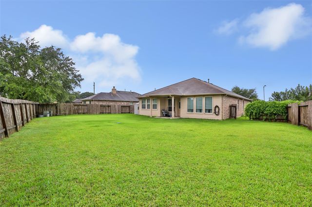 2207 Antler Trails Drive, Crosby, TX 77532