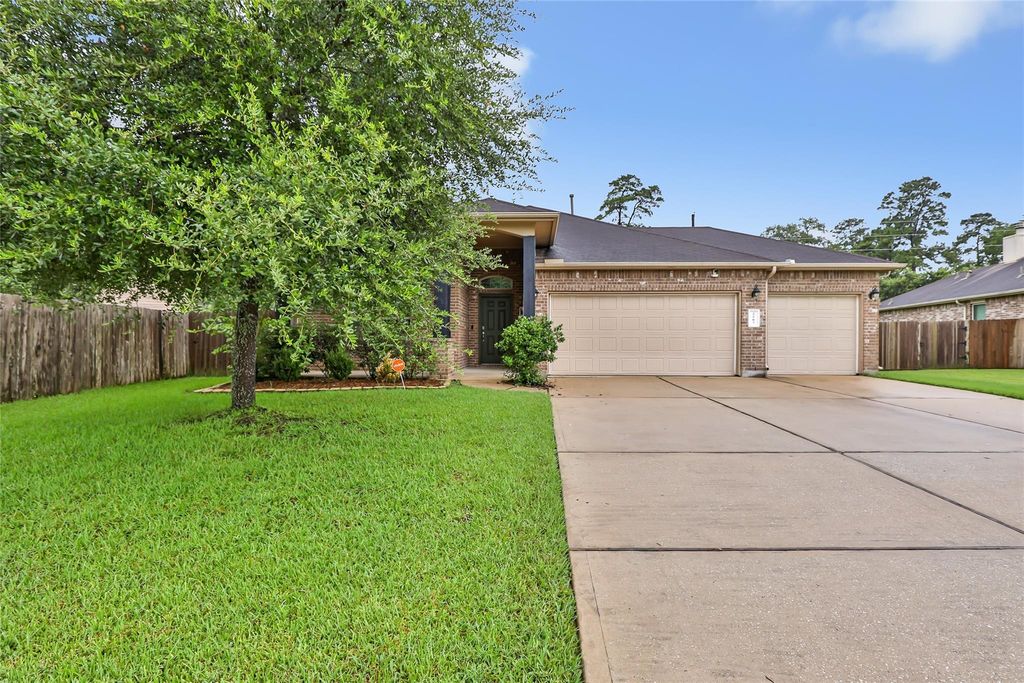 2207 Antler Trails Drive, Crosby, TX 77532