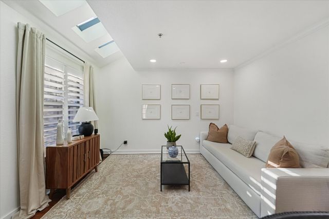 3901 Travis Street 126, Dallas, TX 75204