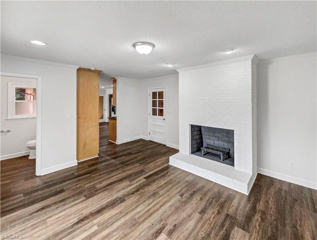 2560 Wallingford Road, Winston-salem, NC 27101