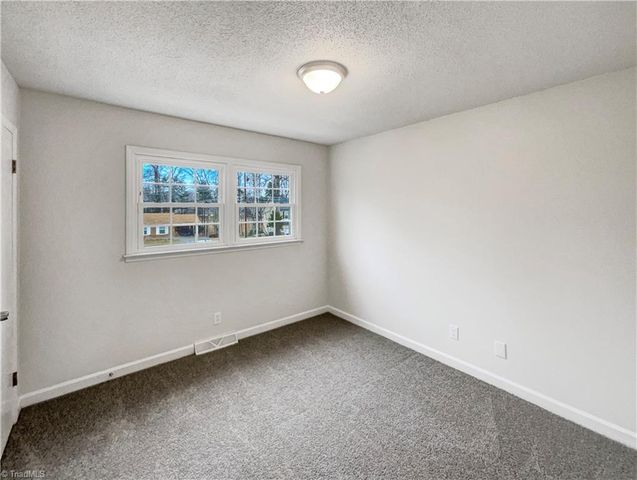 2560 Wallingford Road, Winston-salem, NC 27101