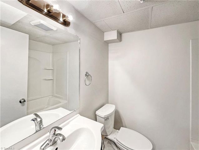 2560 Wallingford Road, Winston-salem, NC 27101