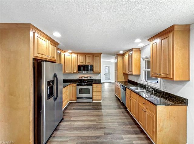 2560 Wallingford Road, Winston-salem, NC 27101